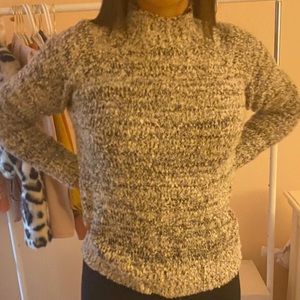 ✨Express cream turtleneck sweater✨
